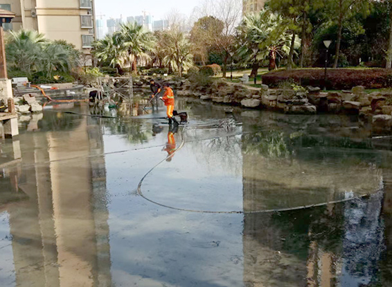 莱芜景观池淤泥清理