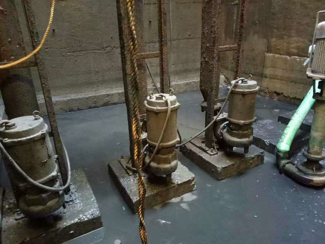 莱芜污水池清理